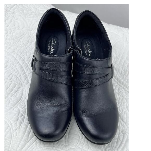 Clarks Bendables Women's Size 9.5M Black Slip On Leather Heels Comfort - Picture 1 of 11